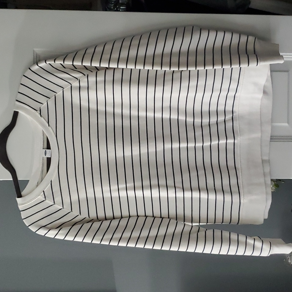 Navy & White Old Navy Crewneck